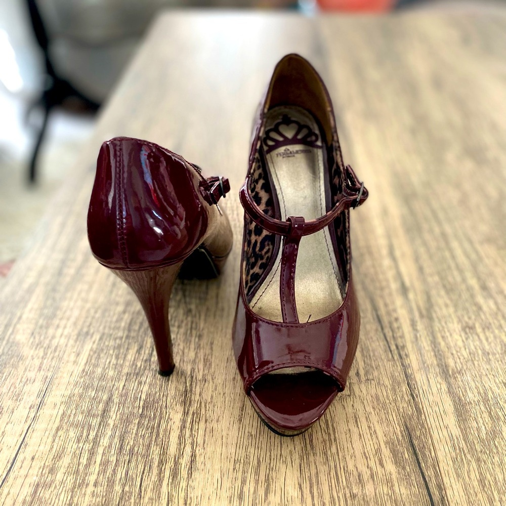 Fergalicious by Fergie Burgandy Heels Size 6M
